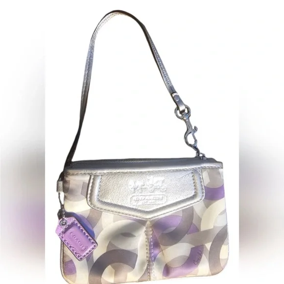 COACH Madison Graphic OP Art Small Silver and Purple Wristlet

Wristlet - Picture 2 of 6